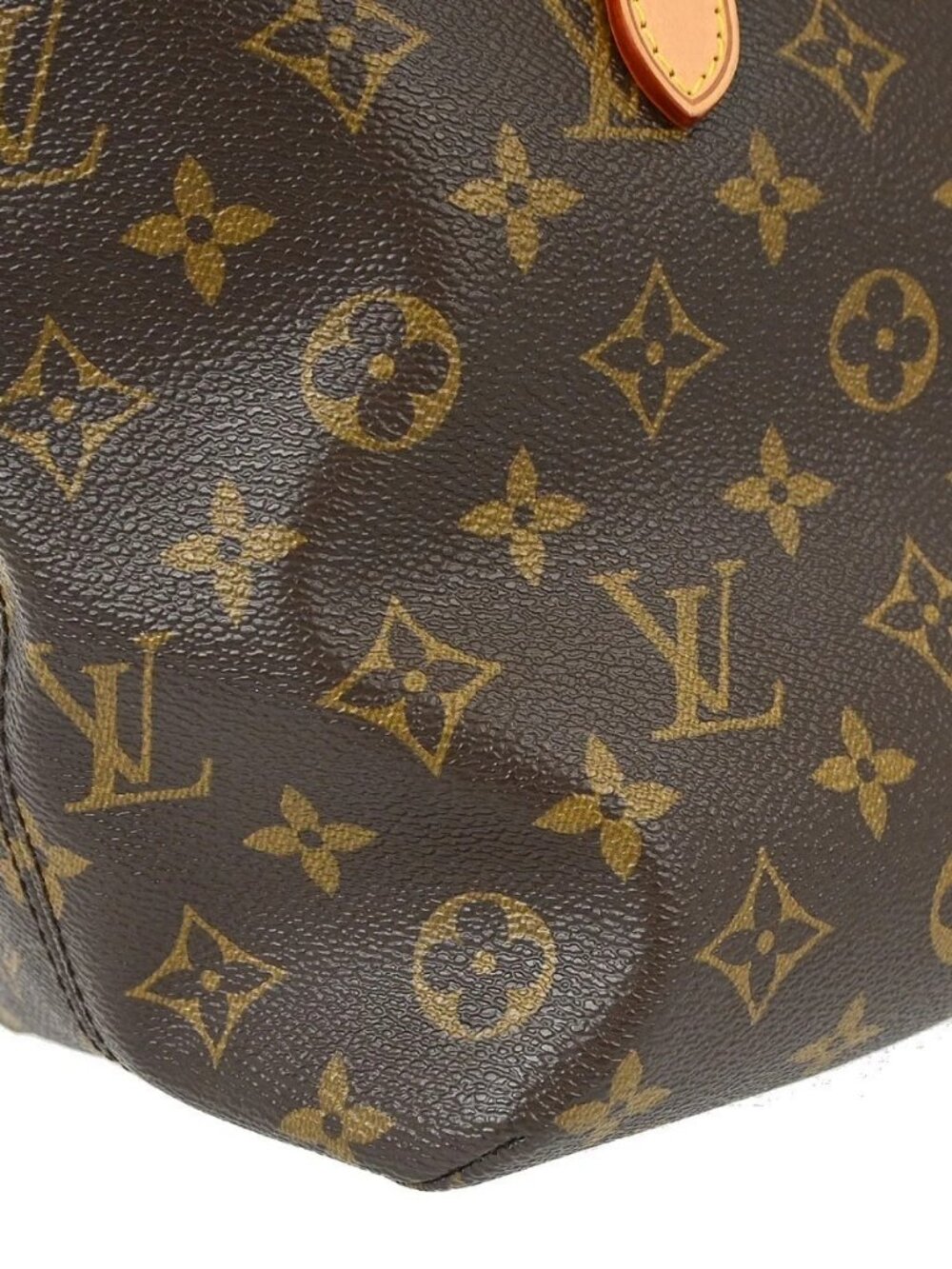 Louis Vuitton Monogram - Picture 6 of 15